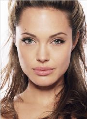 Angelina Jolie hangi burç?